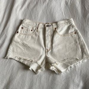 BNWOT Levi’s 501 original shorts size 27